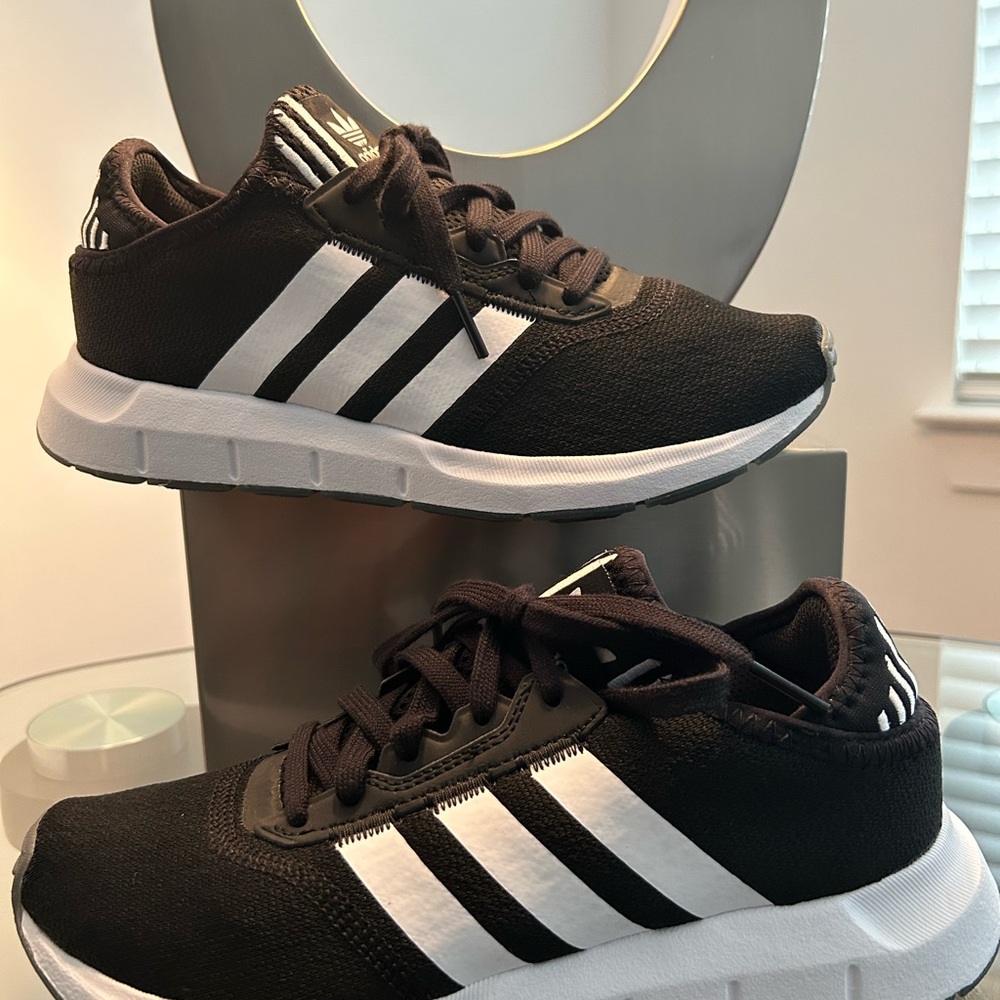 Women’s Adidas Swift Run X W sz 7